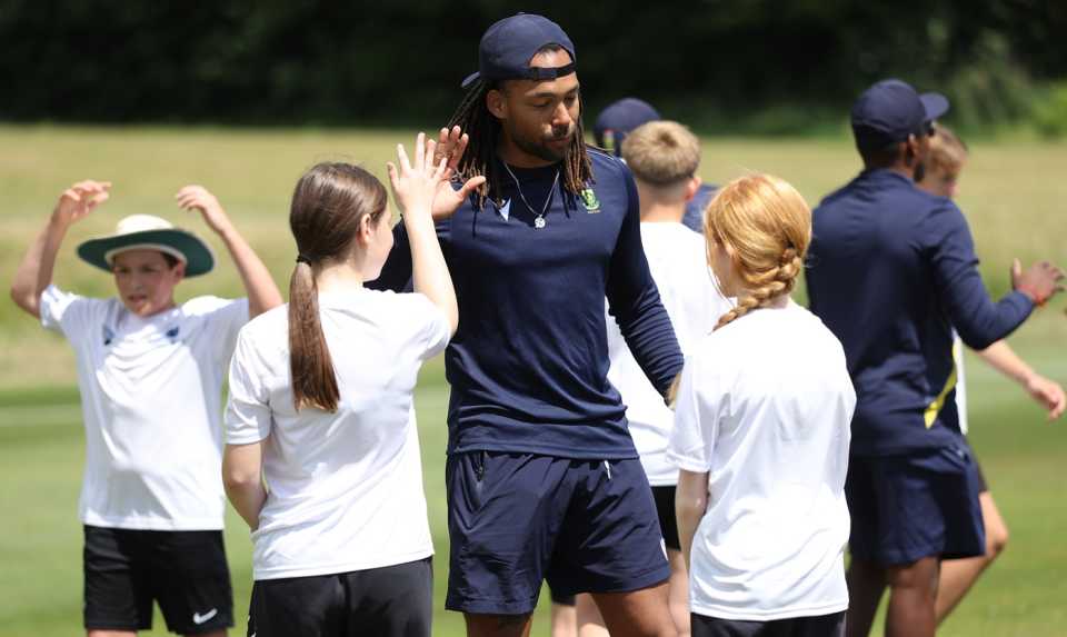 Tony de Zorzi acknowledges fans, Arundel, June 3, 2025