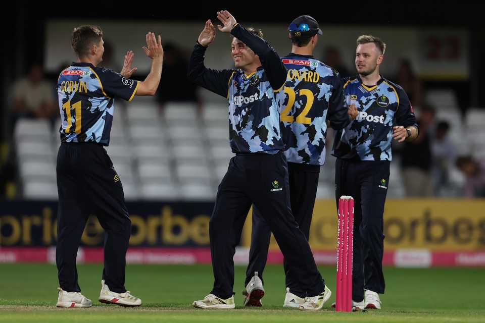Andy Gorvin and Colin Ingram exchange high fives, Essex vs Glamorgan, Men's T20 Blast, Chelmsford, June 12, 2025