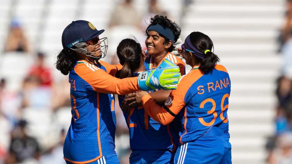 Shree Charani piled on the dots and got wickets, England vs India, 1st Women's T20I, Nottingham, June 28, 2025 