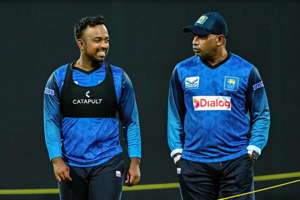 Charith Asalanka has a chat with Sanath Jayasuriya, Pallekele, July 7, 2025