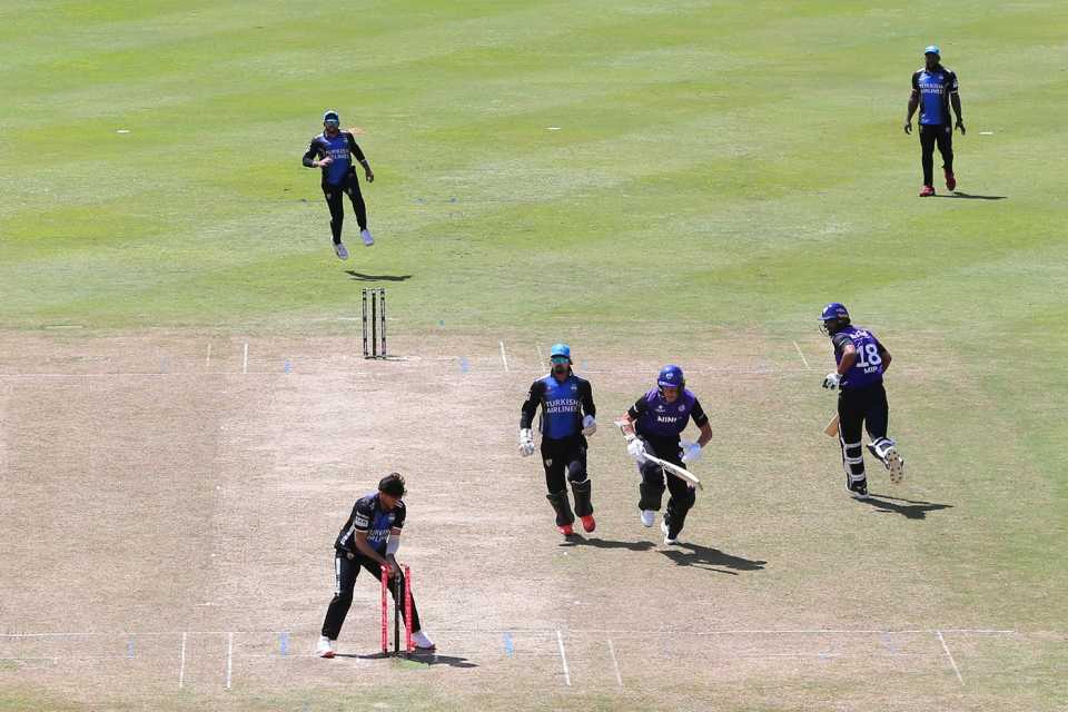 Azmatullah Omarzai runs out Billy Stanlake off the final ball to seal Rangpur Riders' one-run win, Hobart Hurricanes vs Rangpur Riders, GSL 2025, Providence, July 13, 2025