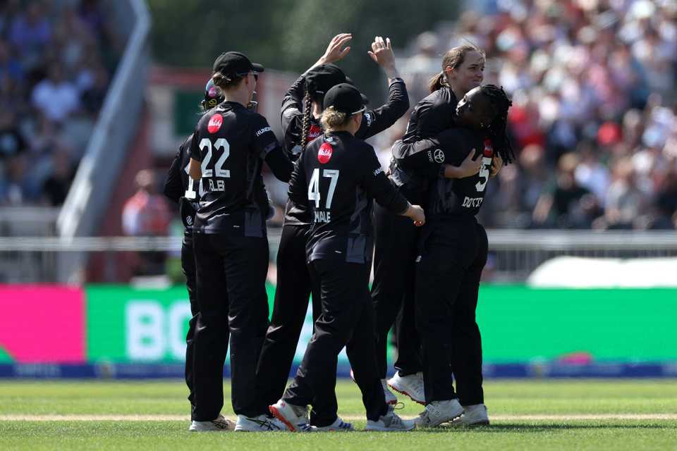 Amelia Kerr had frugal figures of 2 for 20, Manchester Originals vs Northern Superchargers, Women's Hundred, Old Trafford, August 17, 2025