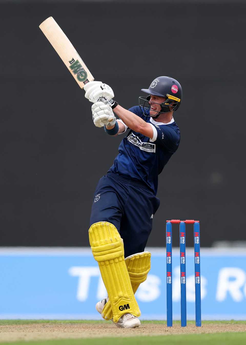 Nick Gubbins climbs into a pull, Hampshire vs Essex, Southampton, men's One Day Cup, August 7, 2025