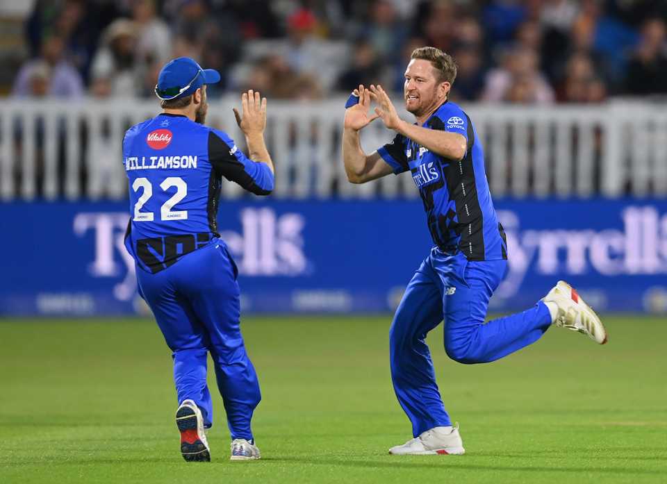 Liam Dawson celebrates a breakthrough with Kane Williamson, London Spirit vs Southern Brave, Lord's, The Hundred men's competition, August 23, 2025