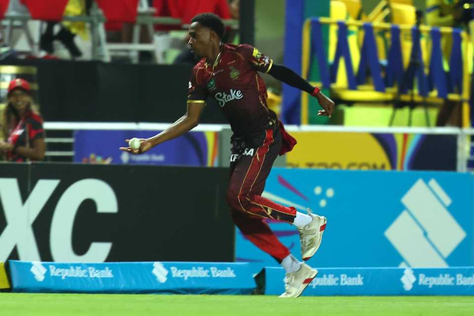 McKenny Clarke took a remarkable one-handed running catch in the deep, Trinbago Knight Riders vs Antigua and Barbuda Falcons, CPL, Tarouba, August 27, 2025