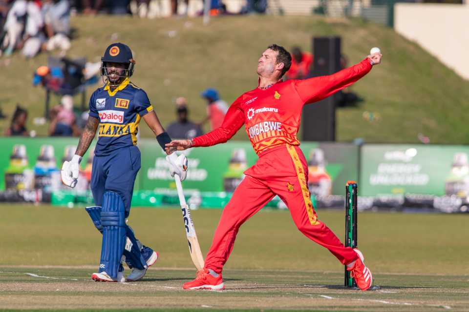 Sean Williams delivers a ball while Pathum Nissanka watches on, Zimbabwe vs Sri Lanka, 2nd ODI, Harare, August 31, 2025