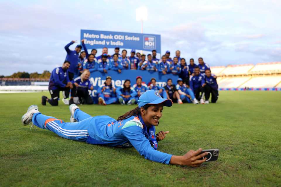 Jemimah Rodrigues marks India women's historic win with a team-fie, England vs India, 3rd women's ODI, Durham, July 22, 2025