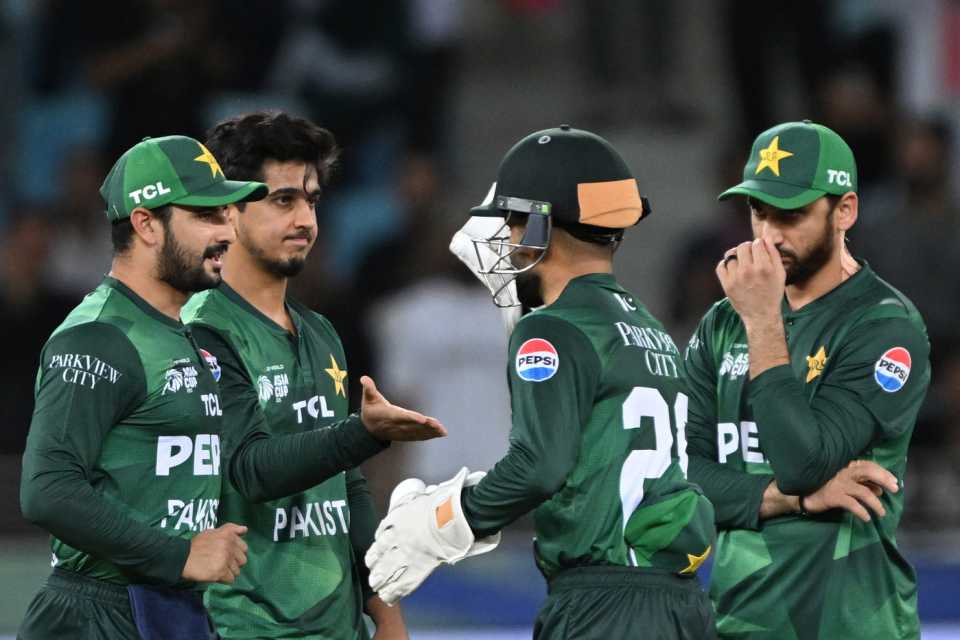 Saim Ayub celebrates a wicket with his teammates, Pakistan vs Oman, Men's T20 Asia Cup, Dubai, September 12, 2025
