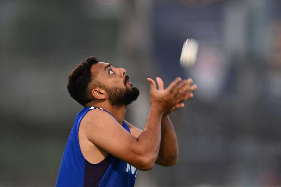 Varun Chakravarthy fune-tunes his catching skills, India vs Pakistan, men's T20 Asia Cup, Dubai, September 13, 2025