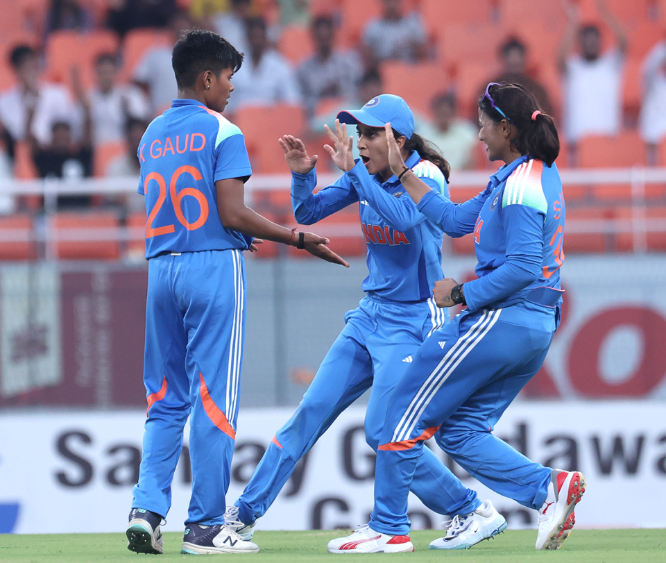 India celebrates after Kranti Goud removes Alyssa Healy, India vs Australia, 1st women's ODI, New Chandigarh, September 14, 2025