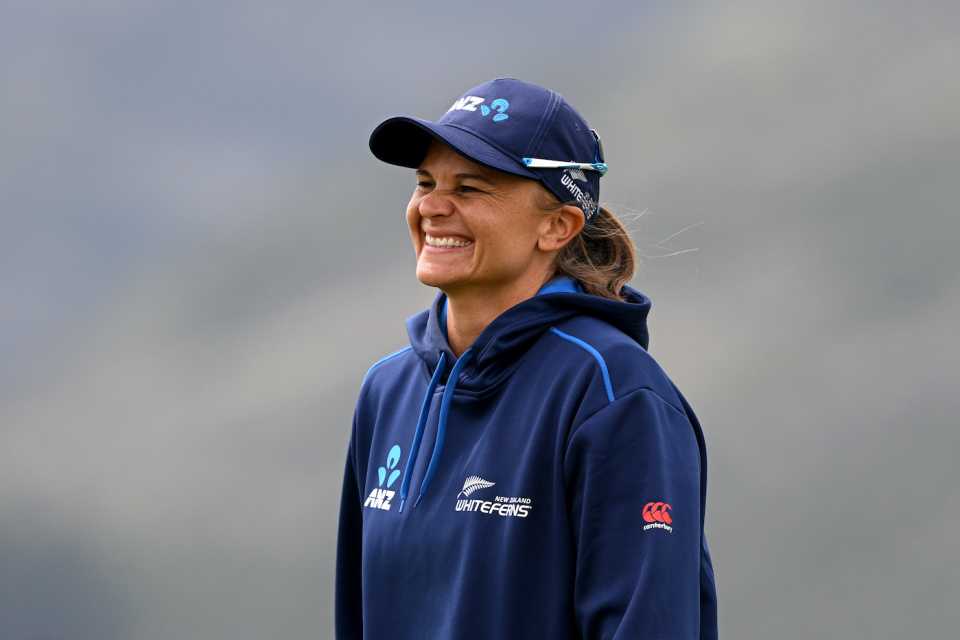 Suzie Bates is all smiles before the game, New Zealand vs Pakistan, 3rd women's T20I, Dunedin, December 9, 2023