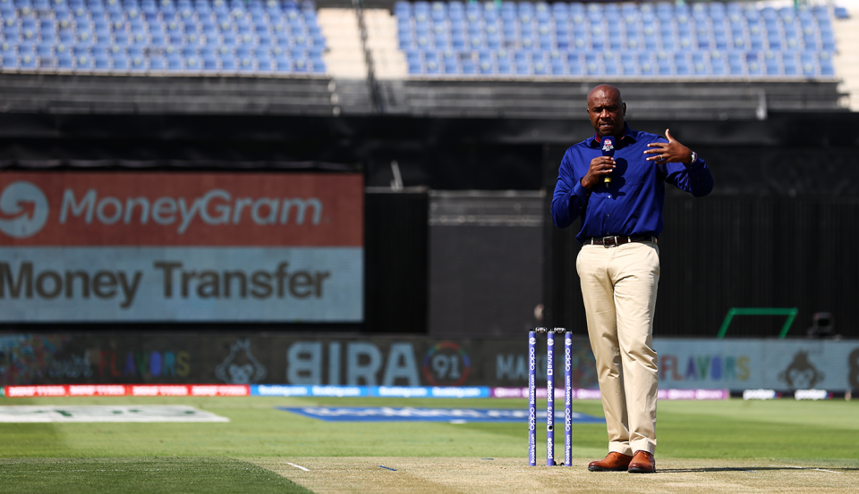 Commentator Ian Bishop discusses the pitch, Namibia v Netherlands, T20 World Cup, Abu Dhabi, October 20, 2021