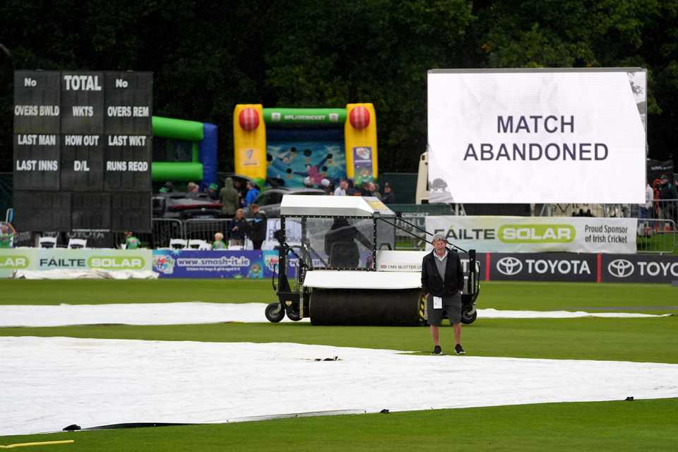 Despite the groundstaff's efforts the game was abandoned, Ireland vs England, 2nd T20I, Malahide, September 19, 2025