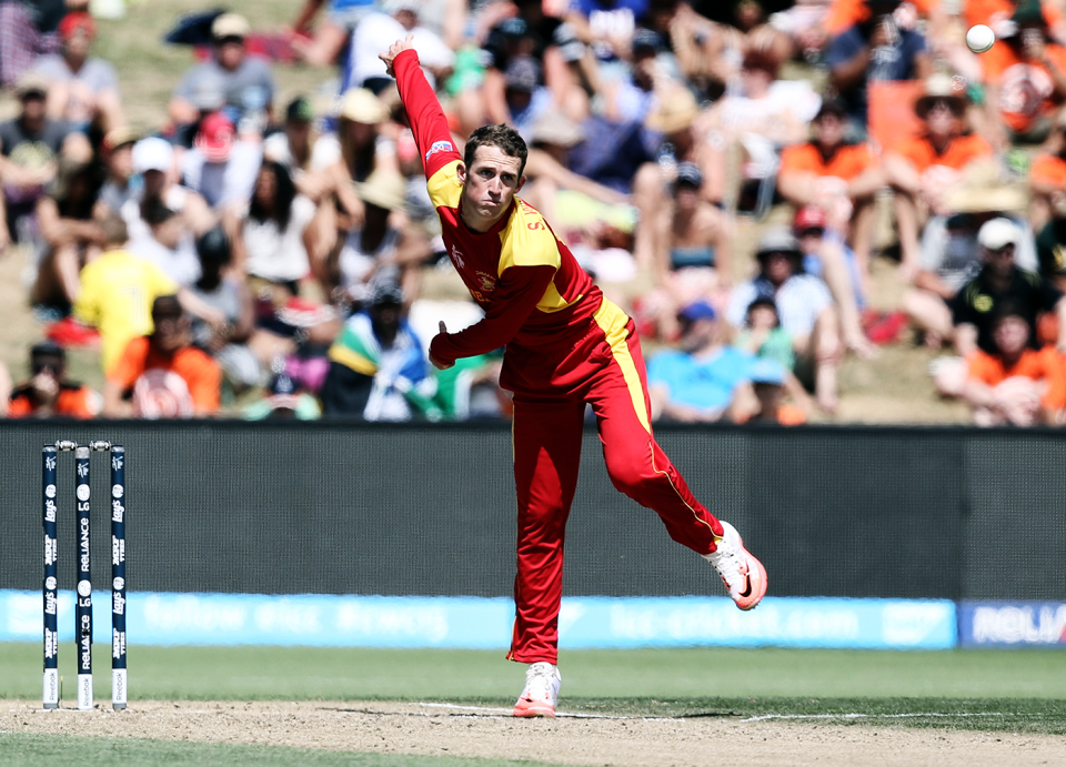 Sean Williams bowls,  South Africa v Zimbabwe, Group B, World Cup 2015, Hamilton, February 15, 2015