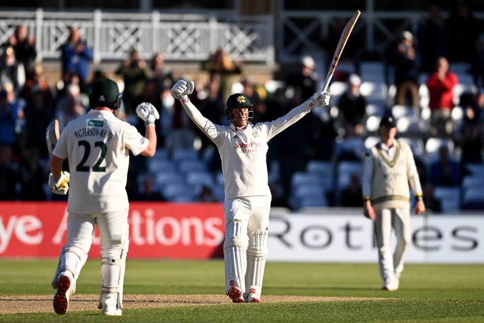 Kyle Verreynne celebrates after securing Nottinghamshire's second batting bonus point, Nottinghamshire vs Warwickshire, County Championship, Division One, Trent Bridge, September 25, 2025