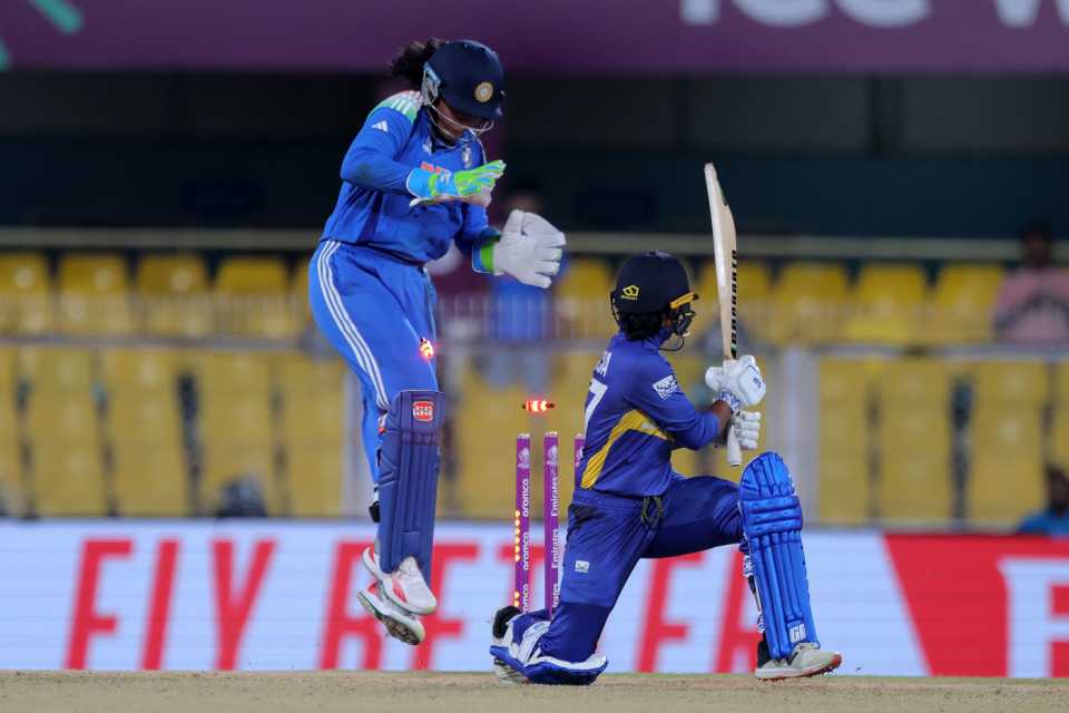 Nilakshika de Silva was bowled as Sri Lanka's chase faltered, India vs Sri Lanka, Women's ODI World Cup, Guwahati, September 30, 2025