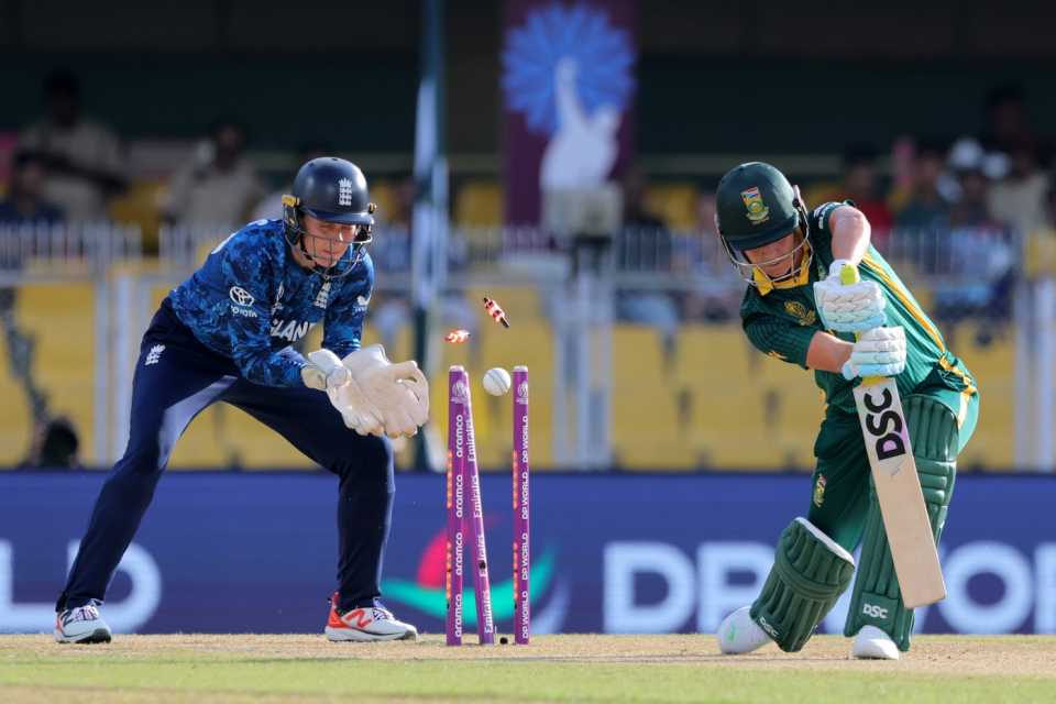 Cricket Photos - ENG-W vs SA-W, 4th Match Pictures