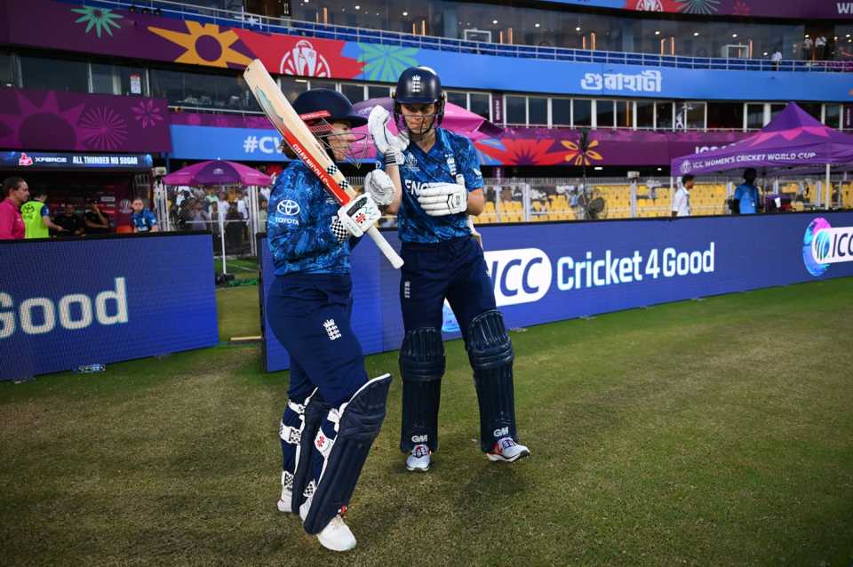 Amy Jones gets ready to open with Tammy Beaumont against South Africa, England vs South Africa, Women's ODI World Cup, Guwahati, October 3, 2025