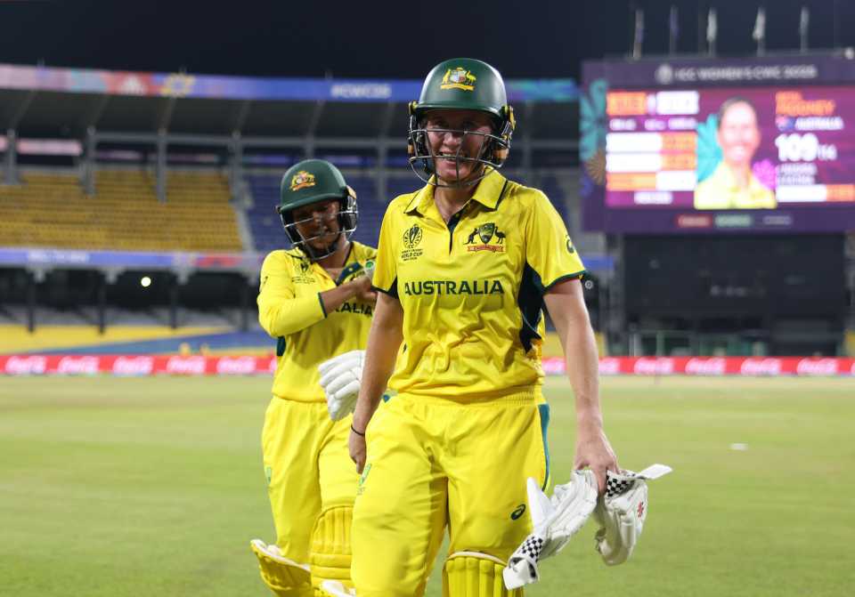 Can afford to smile like Beth Mooney when you save an innings like that, can't ya? Australia vs Pakistan, Women's ODI World Cup, Colombo, October 8, 2025