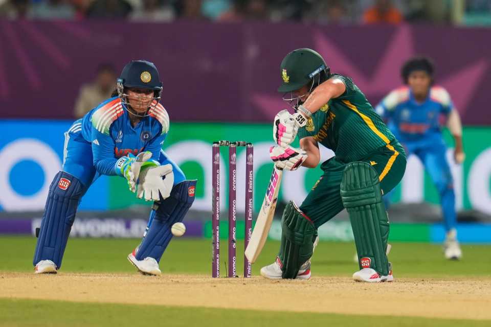 Nadine de Klerk meets the ball with an open face, India vs South Africa, Women's ODI World Cup, Visakhapatnam, October 9, 2025