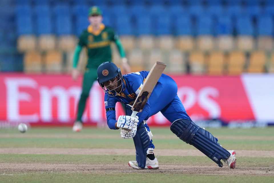 Vishmi Gunaratne returned to bat after being injured earlier in the innings, Sri Lanka vs South Africa, Women's ODI World Cup, Colombo, October 17, 2025