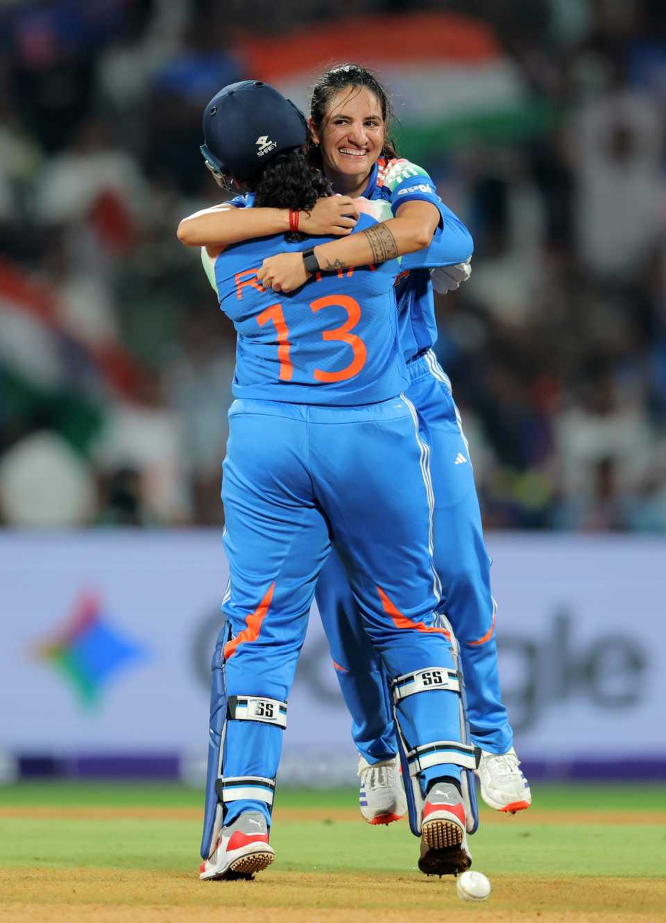 Renuka Singh got a bear hug from Richa Ghosh, India vs New Zealand, Women's ODI World Cup, Navi Mumbai, October 23, 2025