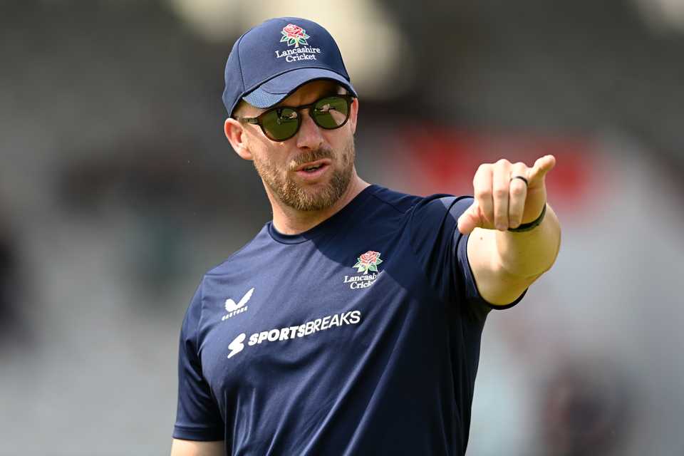 Steven Croft oversees the Lancashire warm-ups, Lancashire vs Nottinghamshire, Men's T20 Blast, Old Trafford, May 31, 2025