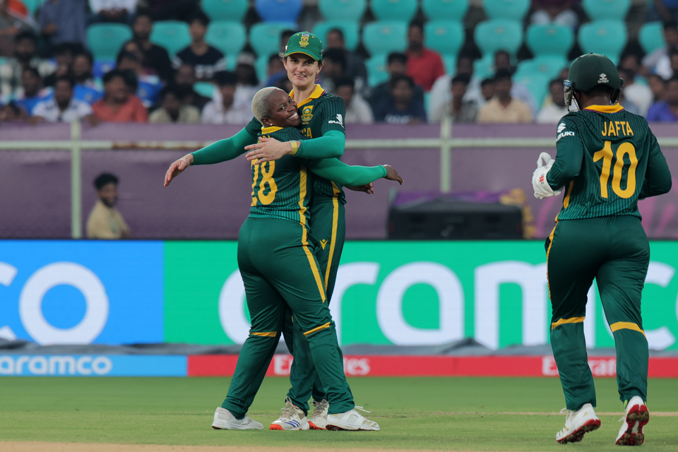 Nonkululeko Mlaba celebrates a wicket with Laura Wolvaardt, India vs South Africa, Women's ODI World Cup, Visakhapatnam, October 9, 2025