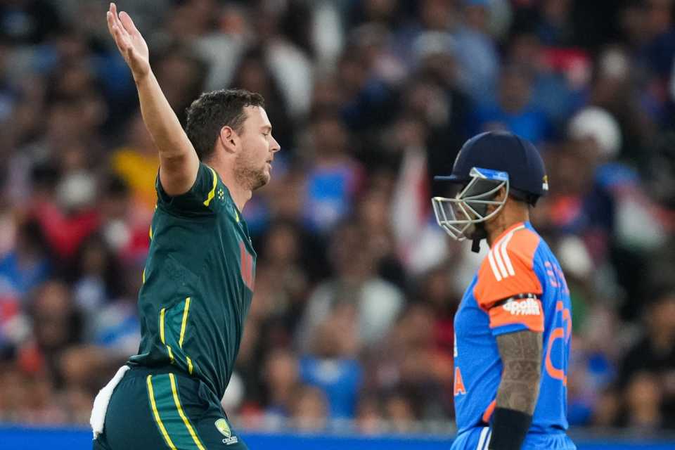 Josh Hazlewood celebrates Suryakumar Yadav's wicket, Australia vs India, 2nd T20I, Melbourne, October 31, 2025