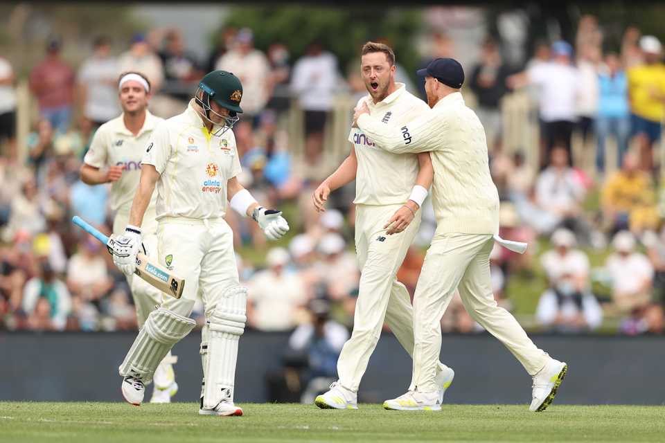 Ollie Robinson sends Steven Smith on his way, Australia vs England, fifth Test, day five, Hobart, January 14, 2022