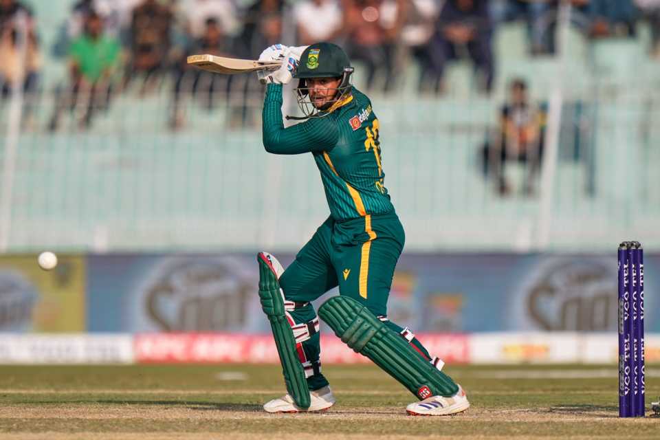 Quinton de Kock drives on the off side, Pakistan vs South Africa, 3rd ODI, Faisalabad, November 8, 2025
