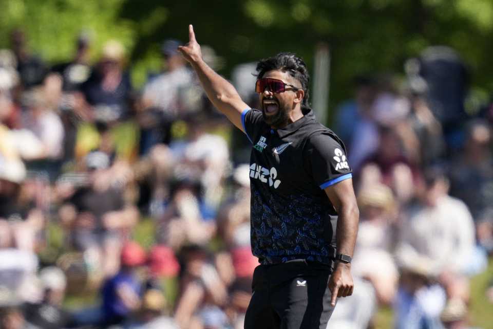 Ish Sodhi took three wickets to dominate the middle overs of the chase, New Zealand vs West Indies, 3rd T20I, Nelson, November 9, 2025