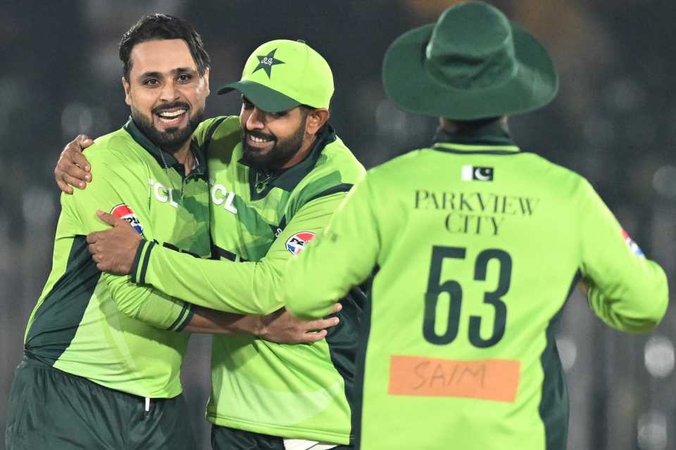 Faheem Ashraf dismissed Kamindu Mendis, Pakistan vs Sri Lanka, 1st ODI, Rawalpindi, November 11, 2025
