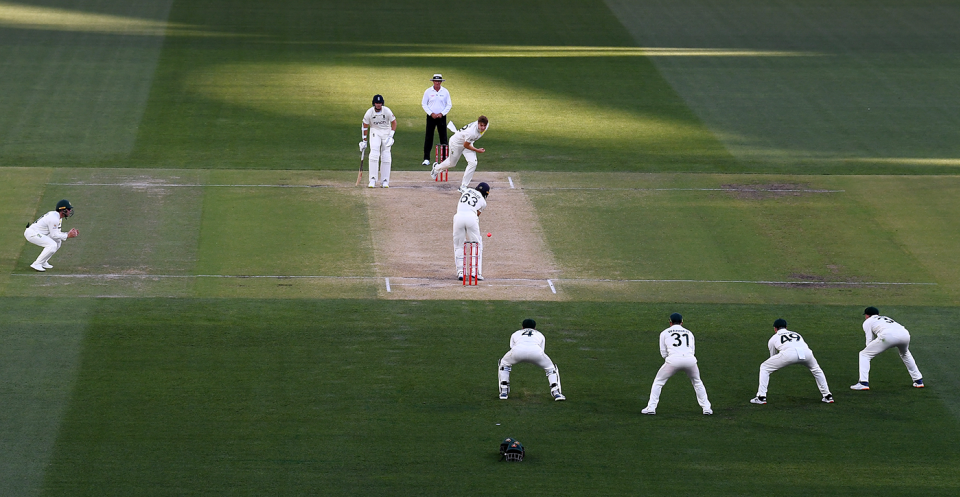 Cameron Green bowls to Jos Buttler with three slips and a short leg, Australia vs England, 2nd Test, The Ashes, Adelaide, 5th day, December 20, 2021