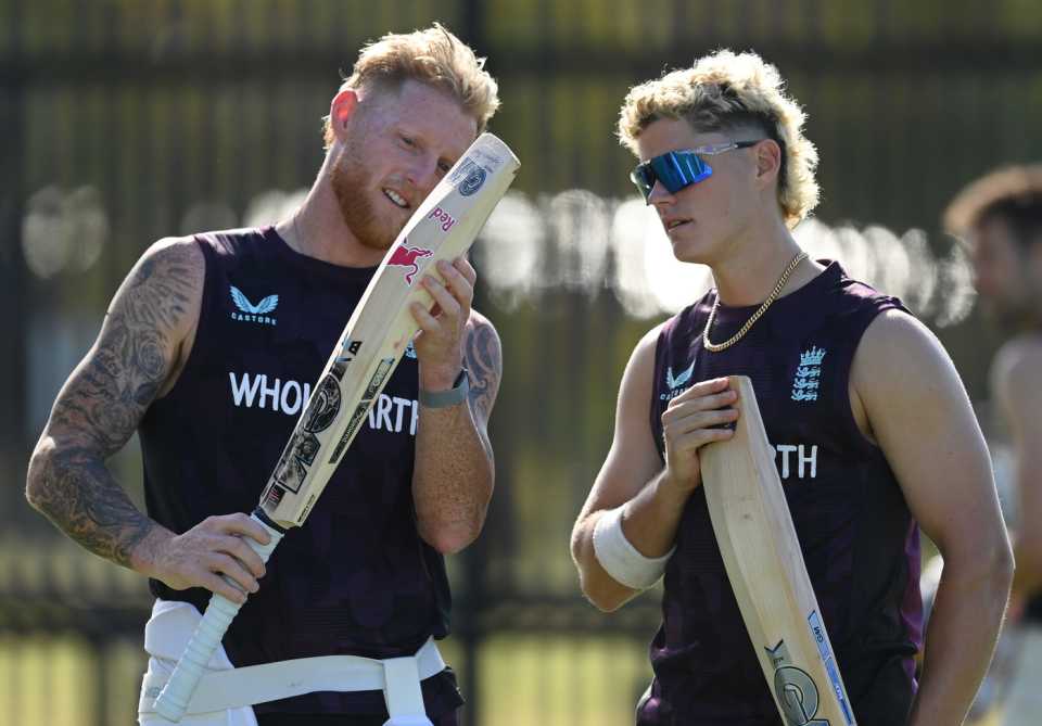 Ben Stokes and Jacob Bethell inspect a bat, Perth, November 19, 2025