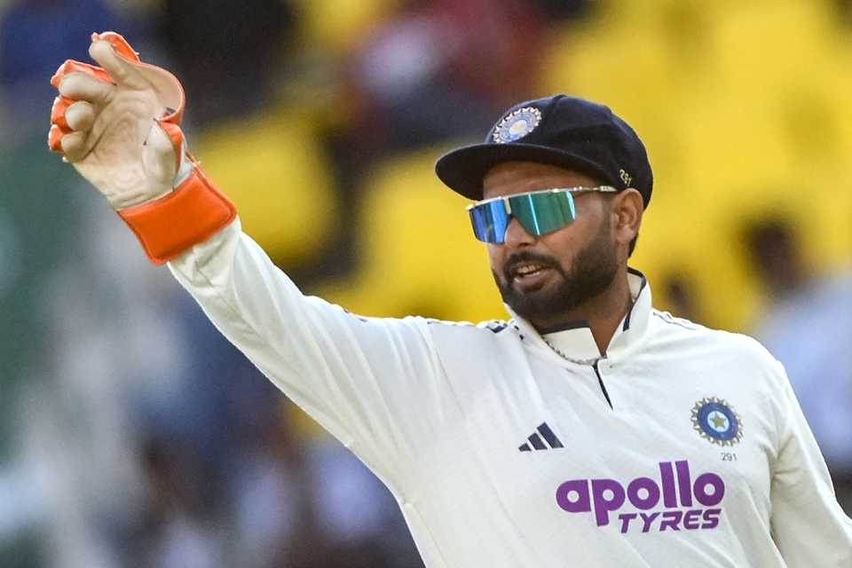 Rishabh Pant sets the field on his Test captaincy debut, India vs South Africa, 2nd Test, Guwahati, 3rd day, November 24, 2025