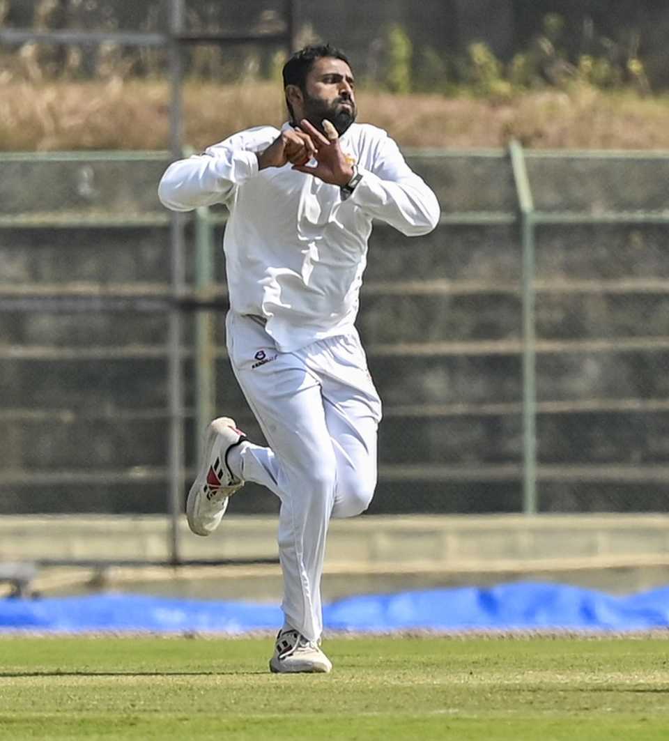 Shreyas Gopal has been in sparkling form in the Ranji Trophy, Karnataka vs Chandigarh, Ranji Trophy 2025-26, 3rd day, Hubballi, November 18, 2025