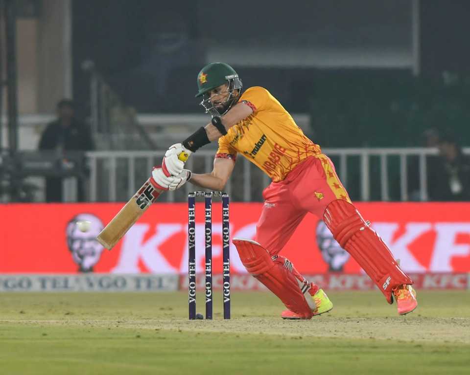Sikandar Raza steadied Zimbabwe in the middle overs, Sri Lanka vs Zimbabwe, T20I tri-series, Rawalpindi, November 25, 2025