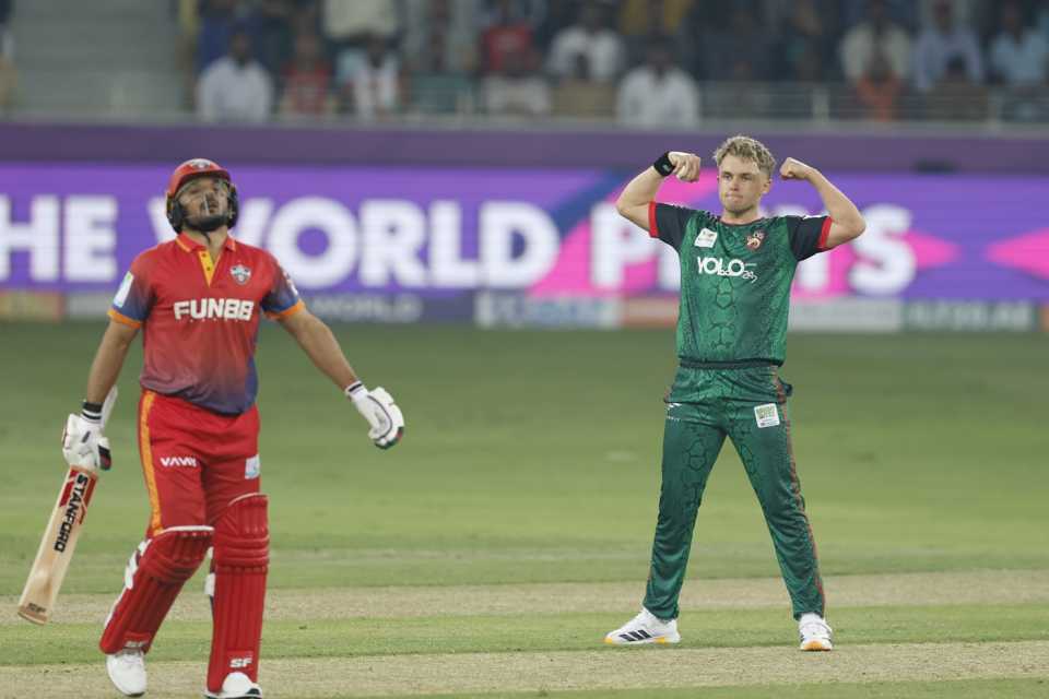 Sam Curran mimics Gulbadin Naib's bicep-flexing celebration, Dubai Capitals vs Desert Vipers, ILT20 2025-26, Dubai, December 2, 2025