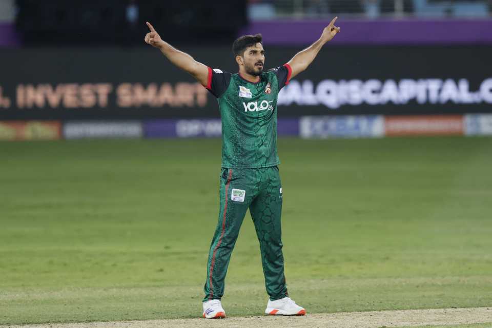 Khuzaima Tanveer was economical and picked two key wickets, Desert Vipers vs Gulf Giants, ILT20 2025-26, Dubai, December 8, 2025