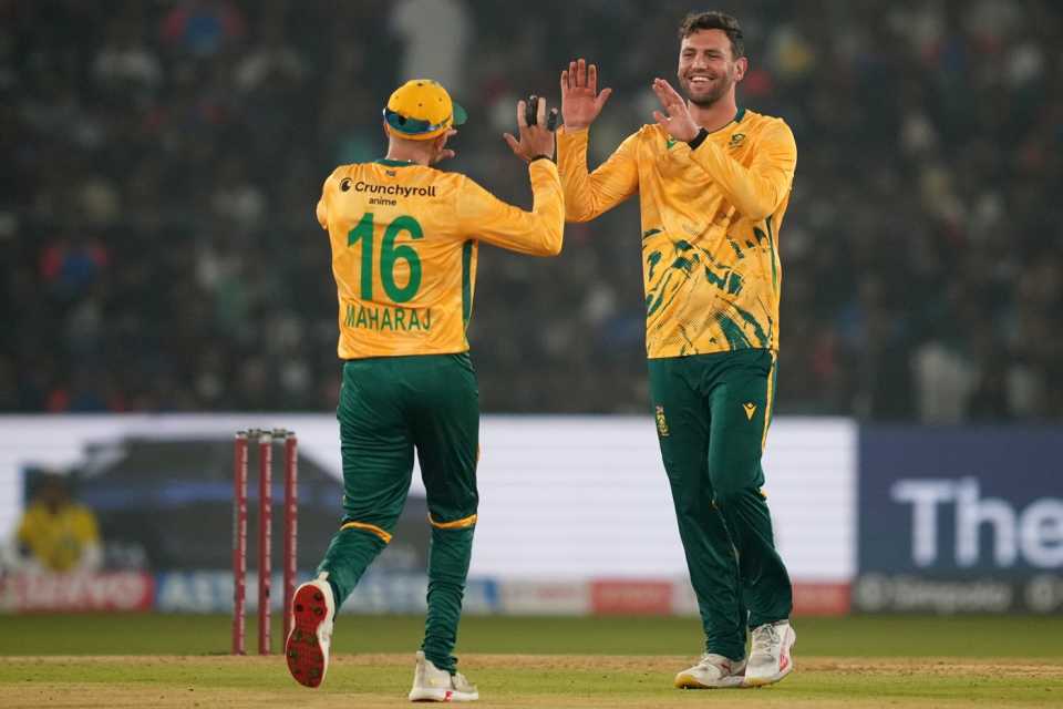 Donovan Ferreira castles Shivam Dube, India vs South Africa, 1st T20I, Cuttack, December 9, 2025