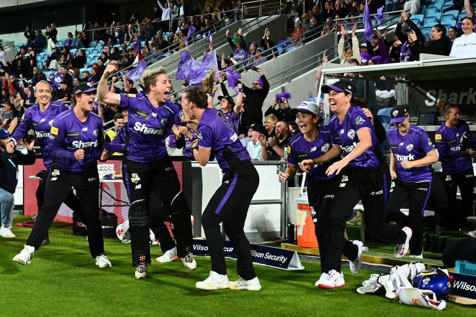 Hobart Hurricanes players erupt in the dugout, Hobart Hurricanes vs Perth Scorchers, WBBL final, Hobart, December 13, 2025