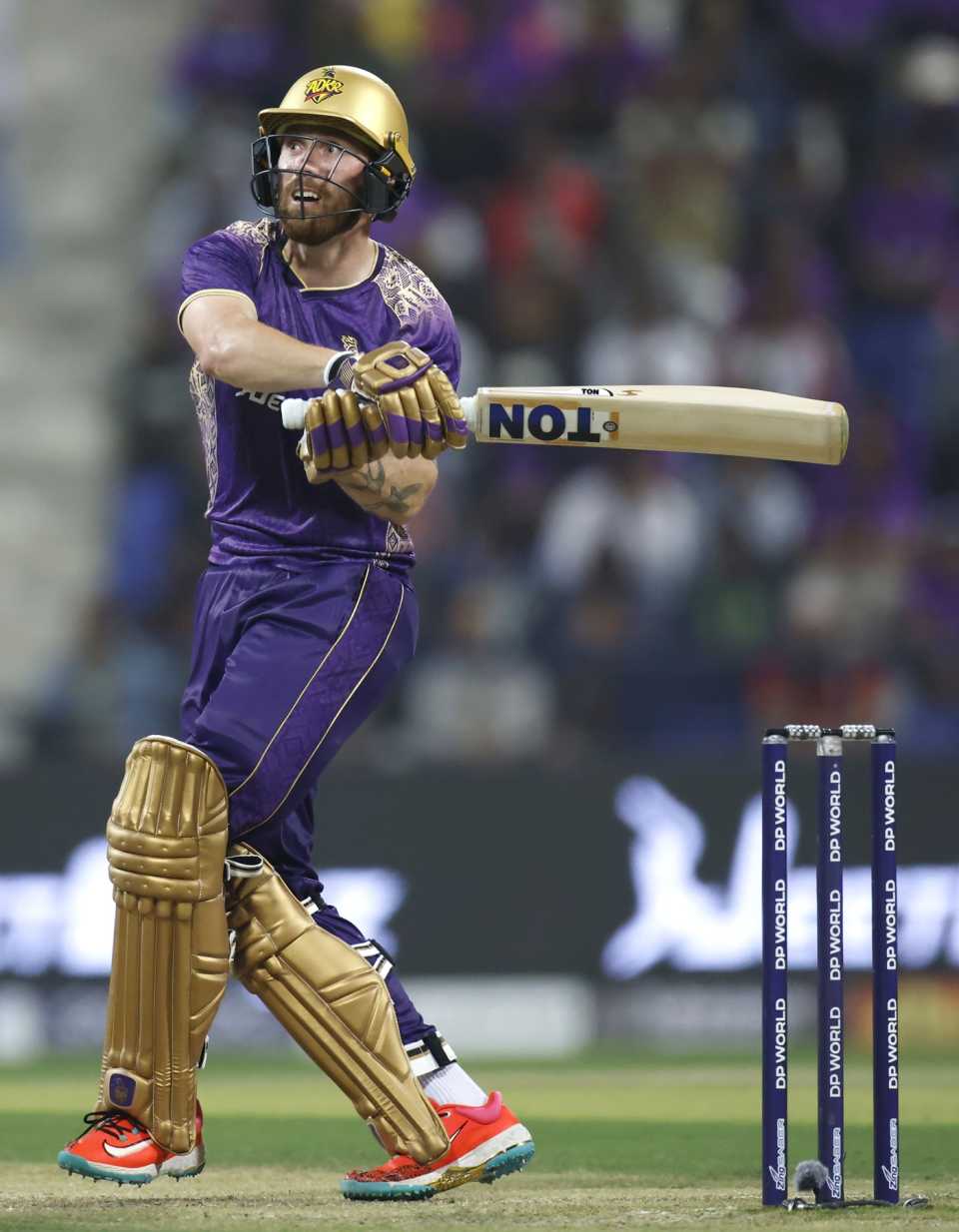 Phil Salt launches a six, Abu Dhabi Knight Riders vs Gulf Giants, Abu Dhabi, ILT20, December 18, 2025