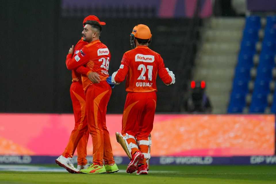 Tabraiz Shamsi celebrates a wicket, Abu Dhabi Knight Riders vs Gulf Giants, Abu Dhabi, ILT20, December 18, 2025