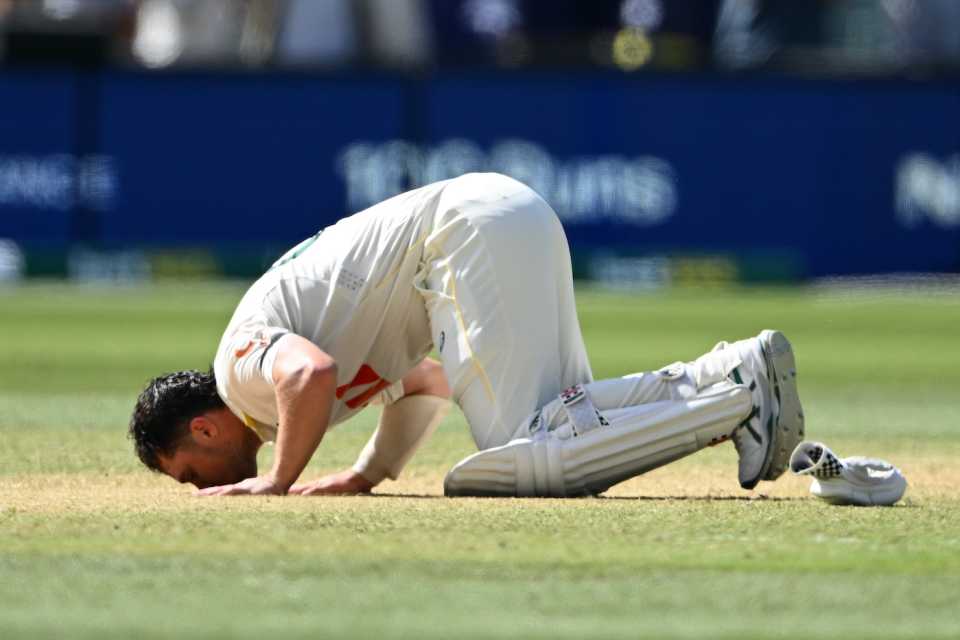 Travis Head kisses the pitch after tonning up for the fourth consecutive Test match in Adelaide, Australia vs England, 3rd Test, 3rd day, Adelaide, December 19, 2025