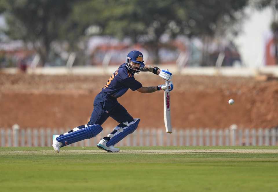 முதல் போட்டியிலேயே விராட் கோலி சதம்... டெல்லி வெற்றி