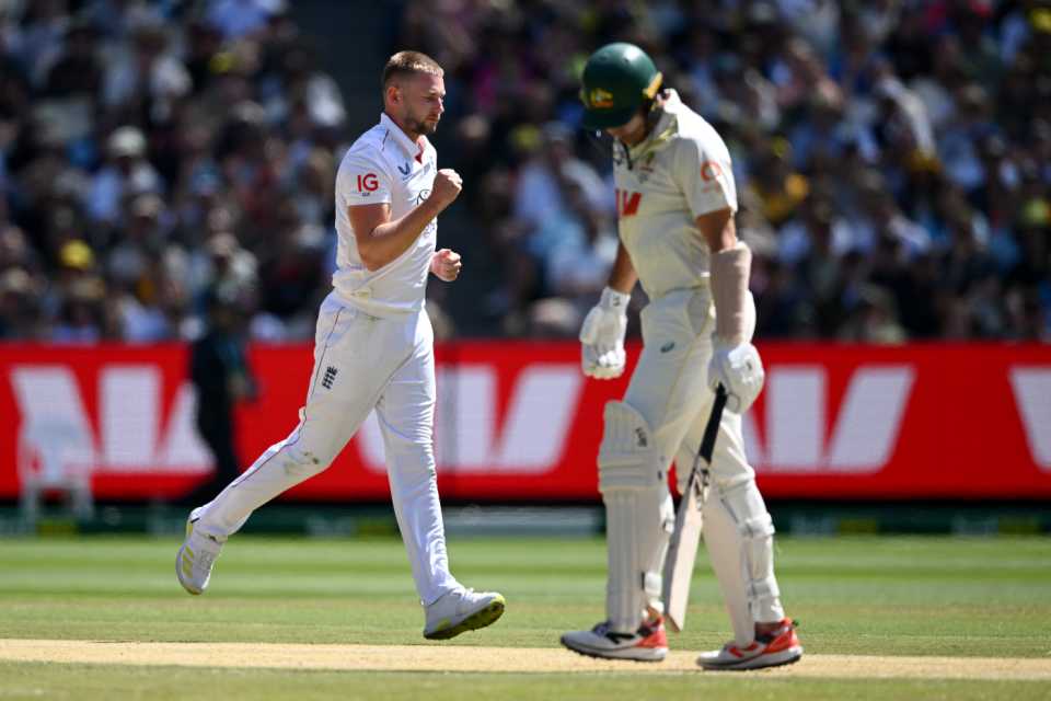Gus Atkinson claimed the early wicket of Scott Boland for 6, Australia vs England, 4th Test, Melbourne, 2nd day, December 27, 2025