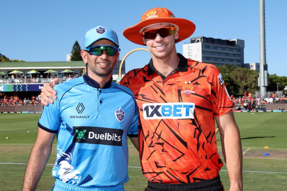 Captains Keshav Maharaj and Tristan Stubbs meet up ahead of the toss, Sunrisers Eastern Cape vs Pretoria Capitals, SA20 2025-26, Gqeberha, December 29, 2025