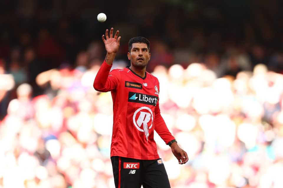 Gurinder Sandhu made crucial inroads, Melbourne Renegades vs Sydney Sixers, WBBL, Melbourne, January 1, 2026