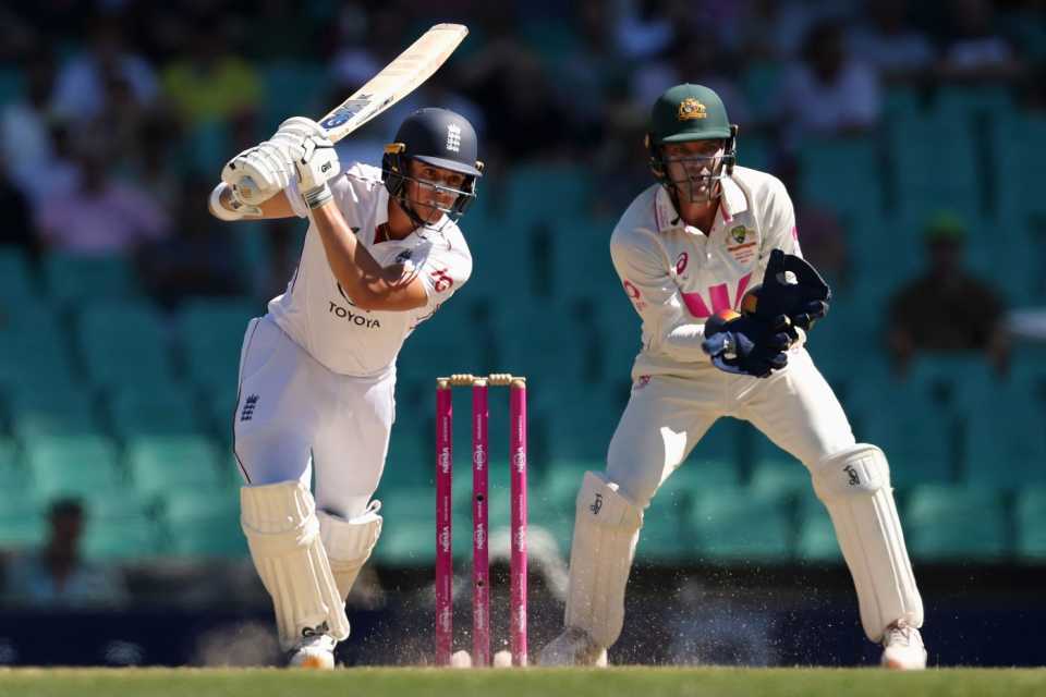 Jacob Bethell drives to long-off, Australia vs England, 5th Test, Sydney, January 8, 2025